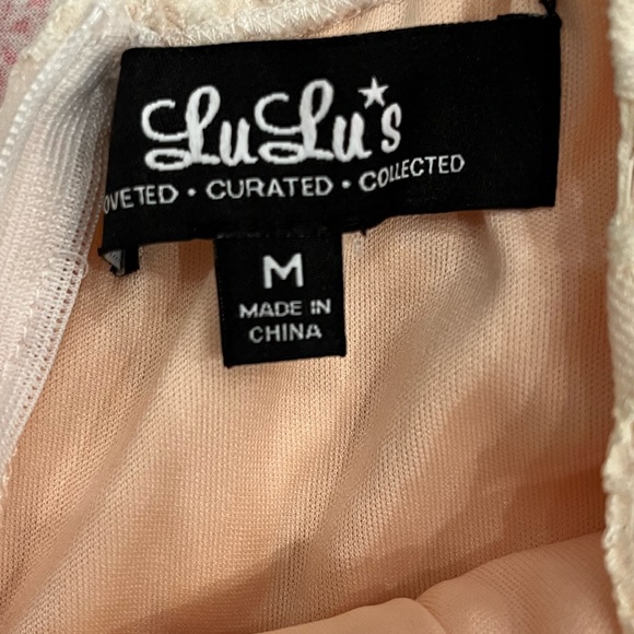 Lacy juniors short dress - Picture 3 of 3